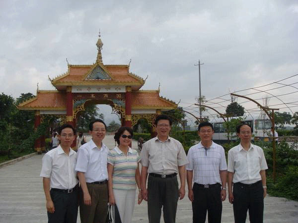 中央財(cái)經(jīng)領(lǐng)導(dǎo)小組辦公室經(jīng)貿(mào)組組長(zhǎng)張松濤蒞臨西瑪電機(jī)視察指導(dǎo)工作。