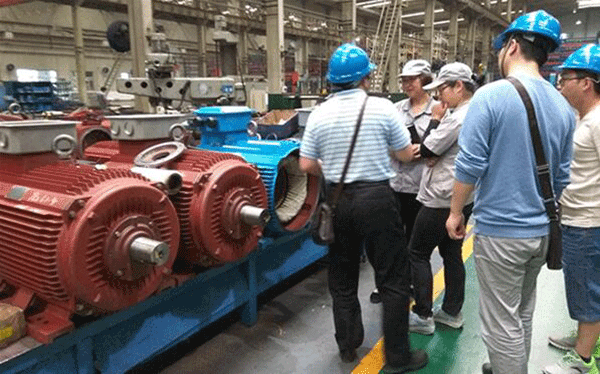 西安泰富西瑪電機開展安全月安全生產(chǎn)大檢查。