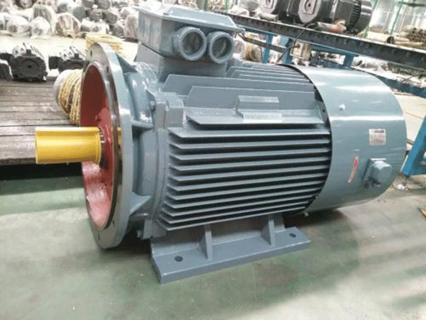 什么原因?qū)е挛靼参鳜斪冾l電機頻率降低？