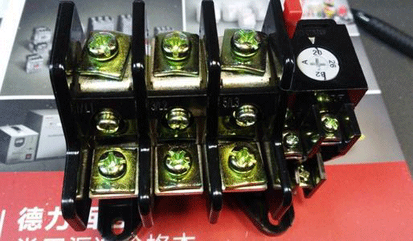 如何正確選擇三相異步電動(dòng)機(jī)保護(hù)用熱繼電器？