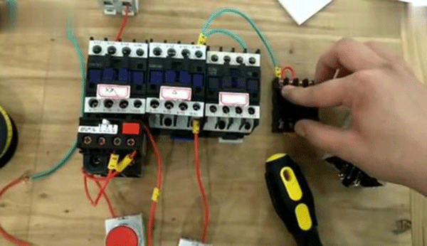 Y系列高壓三相異步電動(dòng)機(jī)的功率控制需要哪些元件？